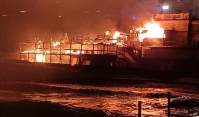Genova - Incendio distrugge stabilimnento balneare Capo Marina (22.10.21)