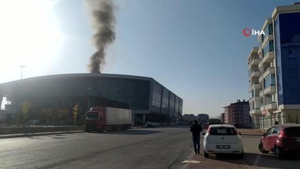 Spor ve Kongre Merkezinin çatısındaki yangın korkuttu