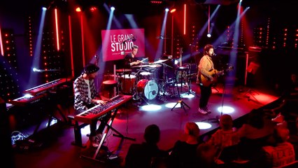 Mickaël Miro interprète "Sur la route" dans "Le Grand Studio RTL"