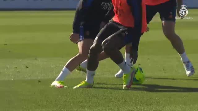 Benzemá se entrena en el gimnasio mientras que Hazard y Carvajal podrían en estar en la lista