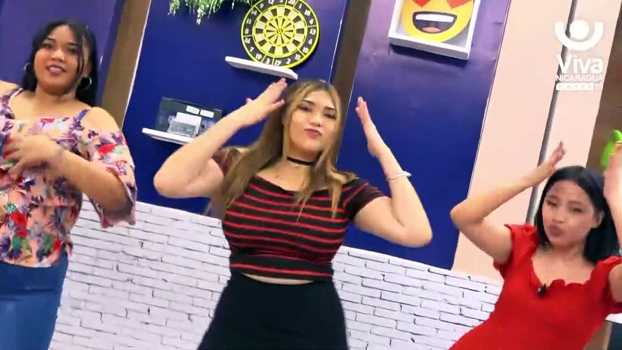 Bombero se hace viral al cargar tanque de gas en llamas