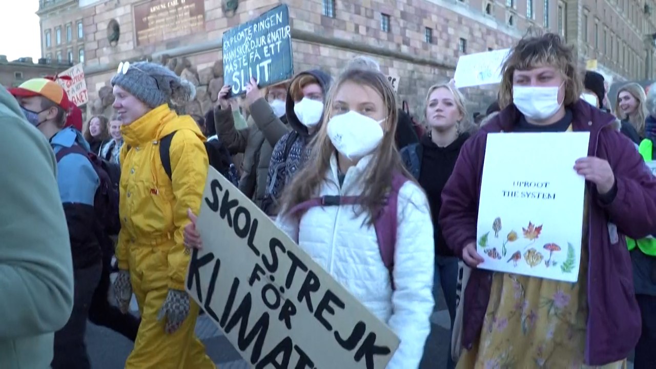 Cop26 : Greta Thunberg et des militants manifestent à Stockholm pour «ceux qui subissent la crise»