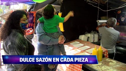 Don Gregorio lleva 30 años entre calaveritas dulces