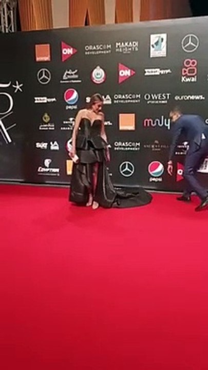 أمنية خليل بإطلالة ساحرة في حفل ختام مهرجان الجونة