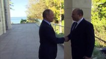 O primeiro encontro do primeiro-ministro israelita com Putin