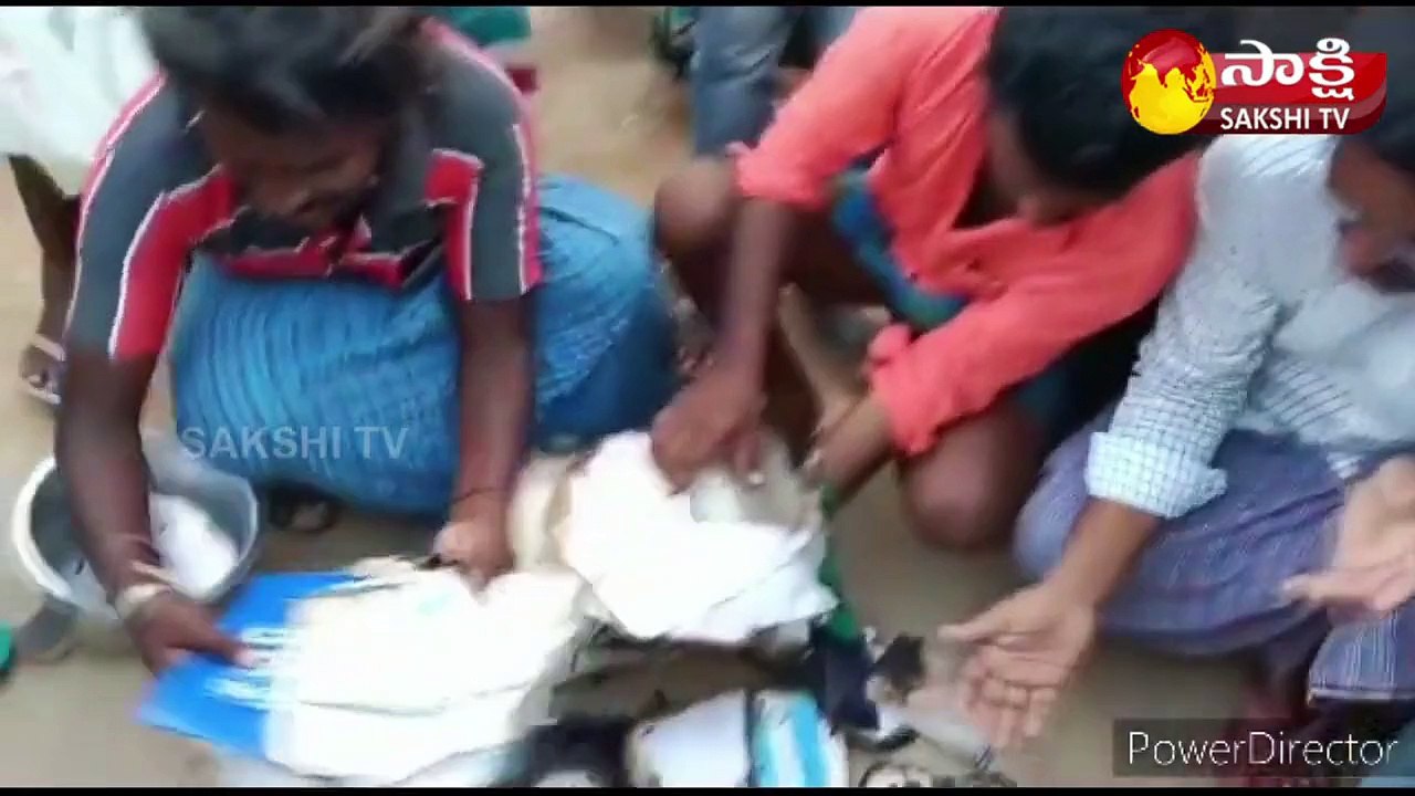 అయ్యో.. లక్షల రూపాలు కాలిపోయాయే..
