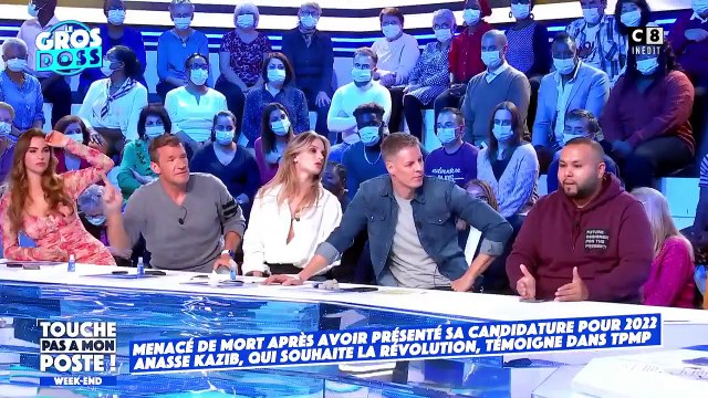 Anasse Kazib, candidat à la Présidentielle, explique pourquoi il n'y aura jamais de drapeau Français à ses meetings : C'est avec ce drapeau qu'on a collaboré avec les nazis, c'est avec de drapeau là qu'on a fait la colonisation