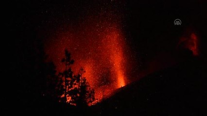 La Palma Adası'nda volkandan çıkan lavlar 33 günde 2 bin 185 binayı kül etti