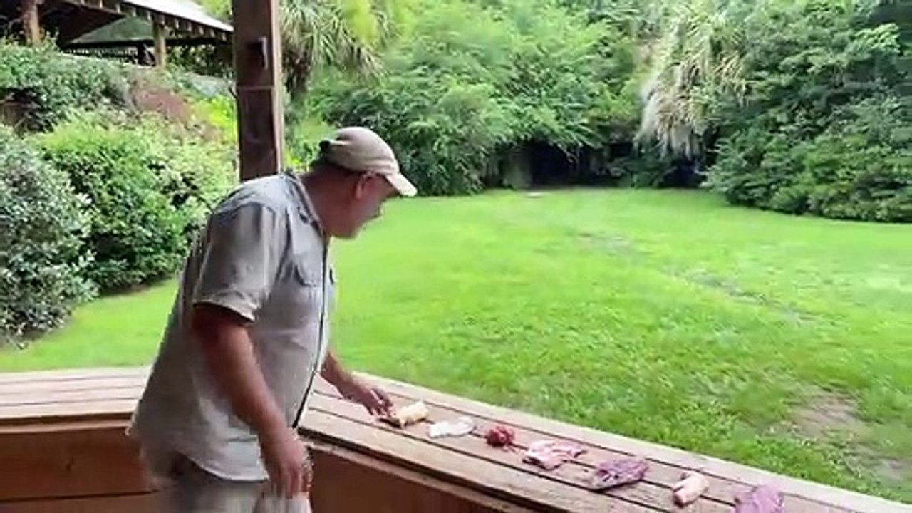 Giant_Tiger_Charcuterie_Mukbang(480p)