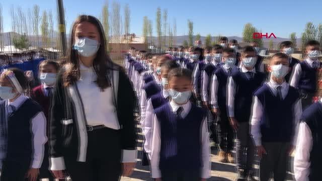 BİR FİDAN DİKTİ, BİR OYUNCAK SAHİBİ OLDULAR