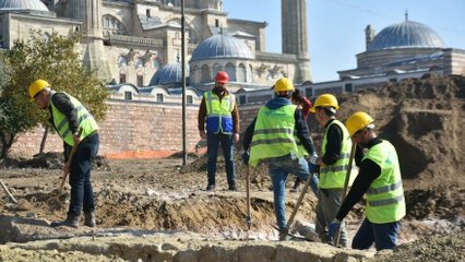 Selimiye Camii önünde Roma aile mezarı bulundu