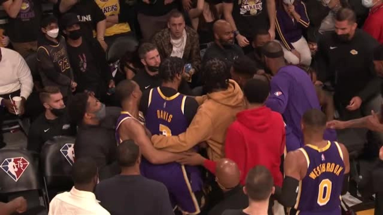 AD and Howard row as Lakers handed second strai...