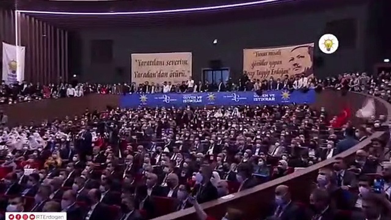Erdoğan: Hiç kimse kılınıza dokunamaz!