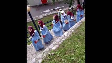 Islamic School in Bosnian With Islamic Nasheed