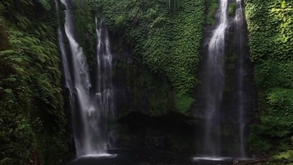 sonido de agua cayendo de una cascada