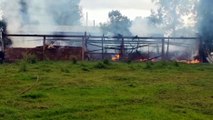 Bombeiros combatem incêndio em edificação em sítio na região do Bairro Floresta