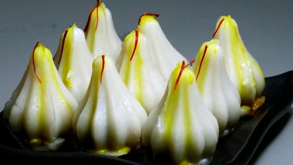 भाप में बने पारंपरिक मोदक। How to make Modak | Steamed Modak recipe with Coconut Jjaggery filling