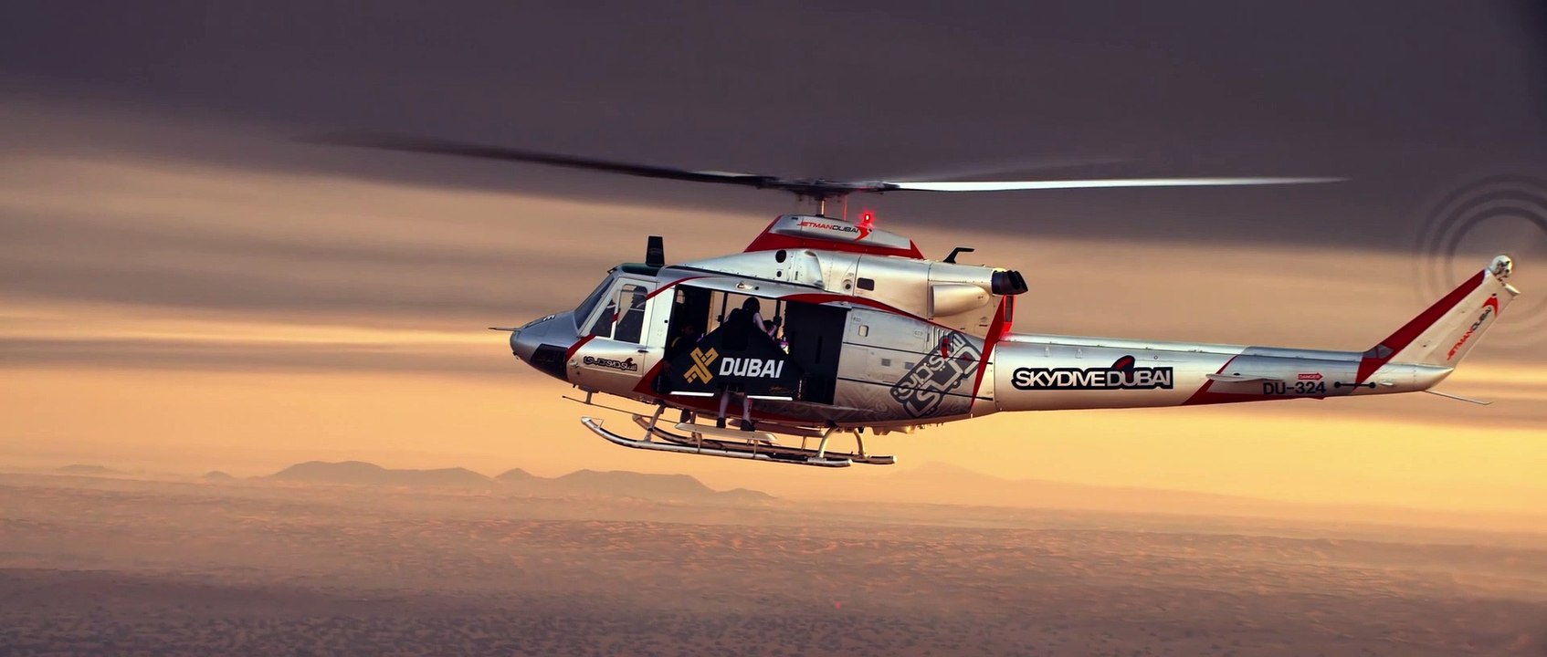 Dubai - Jetman Aerobatic Formation Flight 4K