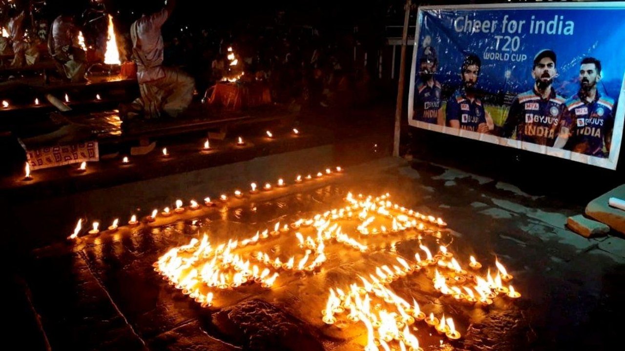 Nonstop:Ind VS Pak today,special Aarti performed in Varanasi
