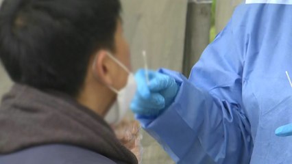 신규 확진 1,423명...내일 '단계적 일상회복' 초안 공개 / YTN