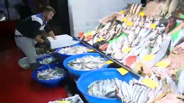 Tezgahlarda lüfer bolluğu