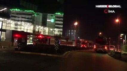 İstanbul Ümraniye'de bir plazada dış cephe temizliği yapan 2 işçi 24. katta mahsur kaldı