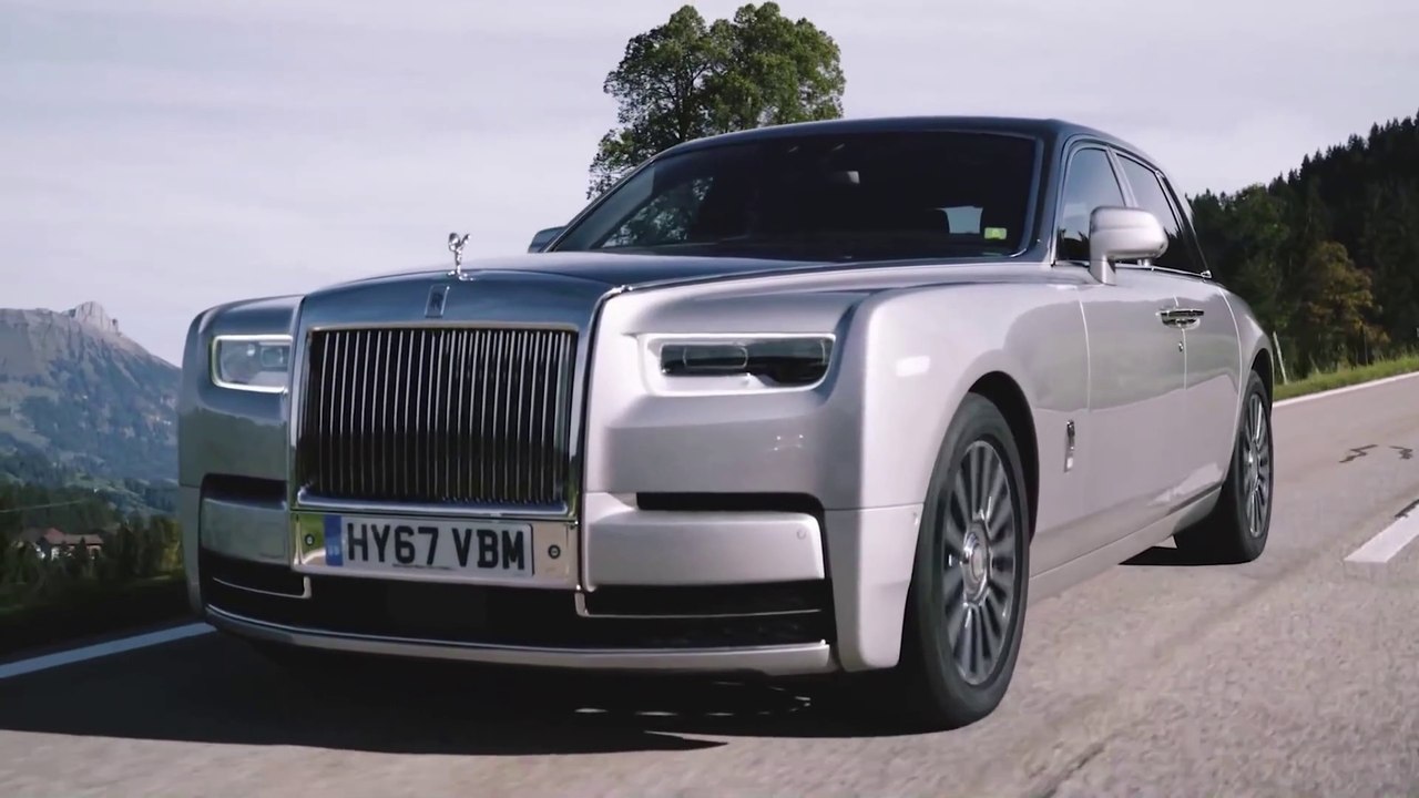 Top 10 Luxury Sedan Cars 2021