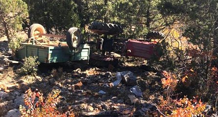 Traktör uçuruma yuvarlandı: 1 ölü, 3 yaralı