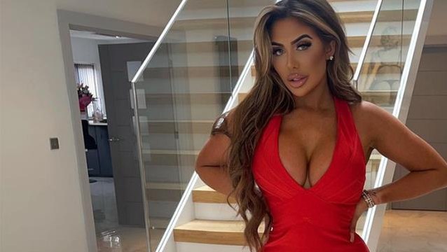 Kıyafetinin azizliğine uğrayan Chloe Ferry, göğüs frikiği verdi