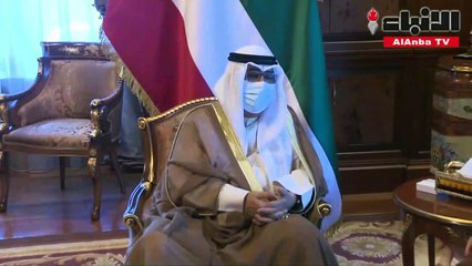 سمو ولي العهد الشيخ مشعل الأحمد مستقبلاً رئيس مجلس الأمة ورئيس الوزراء والنائب عبيد الوسمي