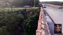 Motorista de aplicativo dorme ao volante cai da Ponte do Rio Descoberto após capotar