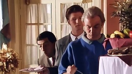 BUFFET Bean - Mr Bean Funny Clips - Mr Bean