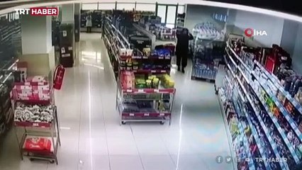 Emniyet kilidi açılan yangın tüpü ortalığı savaş alanına çevirdi