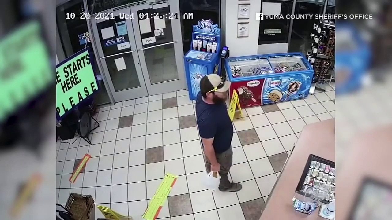 Deux braqueurs se font calmer par un ancien Marine dès leur entrée dans un magasin !