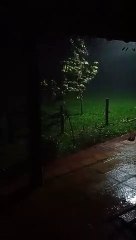 Granizo do tamanho de laranja, vento e chuva intensa causam forte destruição