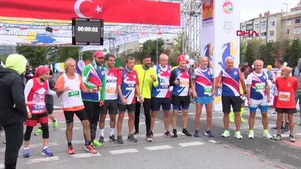 12'NCİ ULUSLARARASI ZEYTİNBURNU CUMHURİYET KOŞUSU GERÇEKLEŞTİ