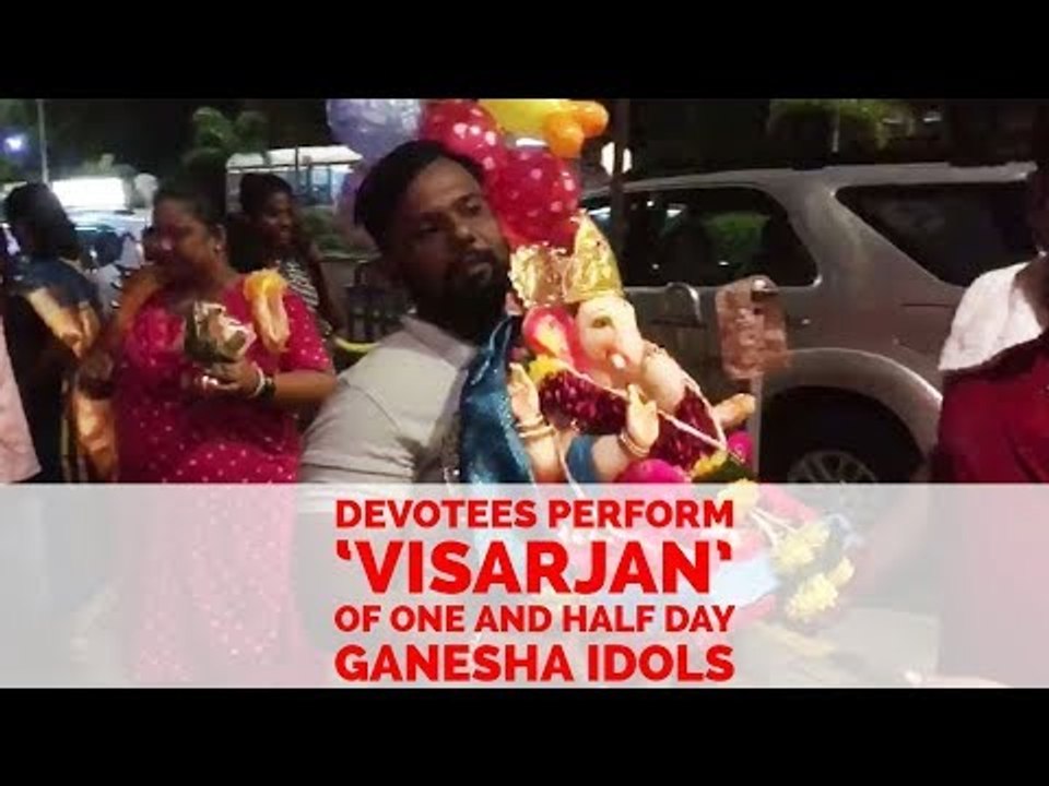 Devotees perform 'Visarjan' of one and half day Ganesha idols in Mumbai