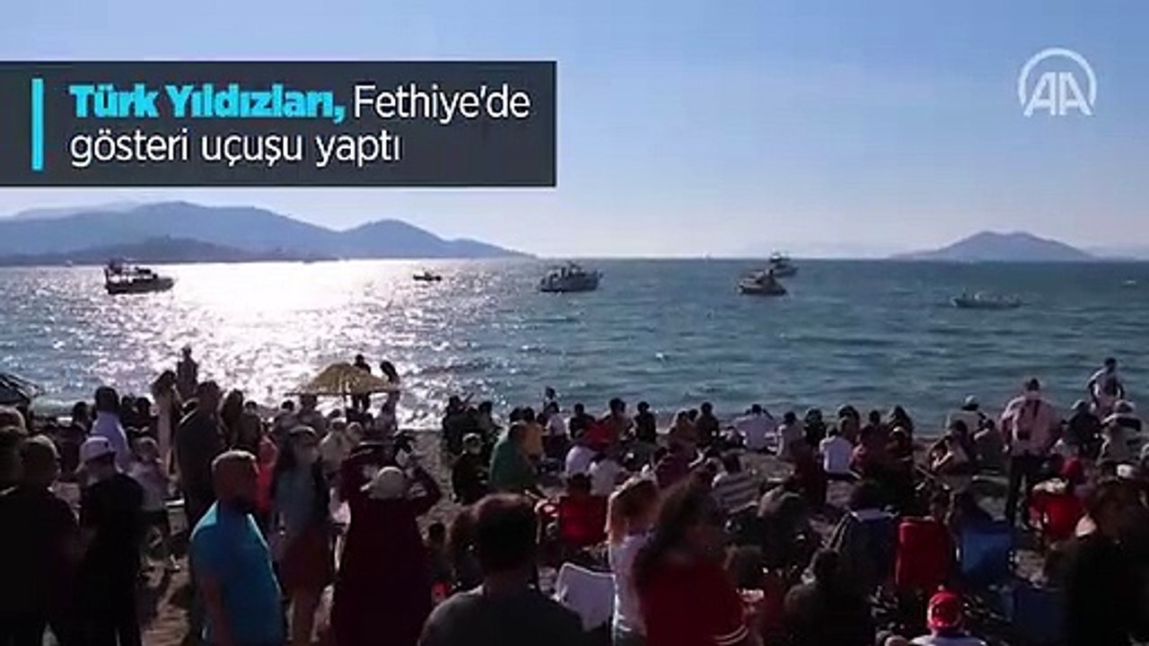 Türk Yıldızları Fethiye'de gösteri uçuşu yaptı