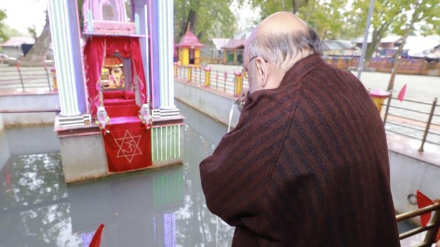 Amit Shah pays obeisance at Kheer Bhawani temple in Kashmir