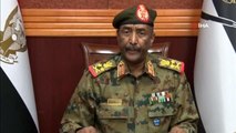 Sudan'da Egemenlik Konseyi Başkanı Orgeneral Abdülfettah el-Burhan devlet televizyonunda yaptığı konuşmada, olağanüstü hal ilan edildiğini ve geçiş...
