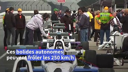 A Indianapolis, des bolides qui se conduisent tout seuls, à 250 km/h