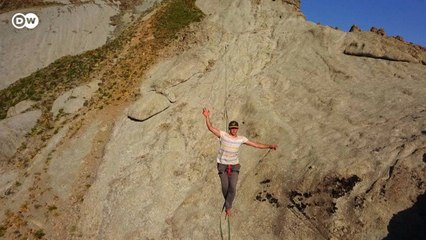 Slacklining – Daredevil Moves by Jaan Roose