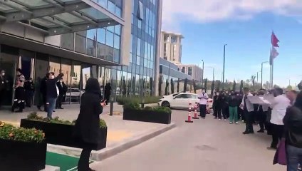 Doktorlar sokağa indi: Kaç meslektaşımızın daha ölmesi gerekiyor?