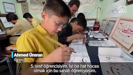 Afganistan’da çocuklara hat sanatı eğitimi