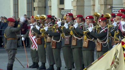 الملك يصل إلى القصر الرئاسي في فيينا