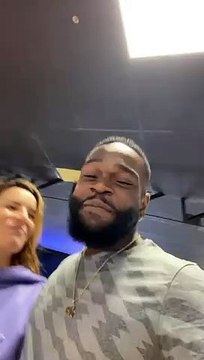 Tayc taquine Fauve Hautot lors d'un entraînement pour Danse avec les stars 2021