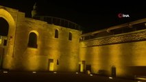 İshak Paşa Sarayı'nın gece manzarası mest etti