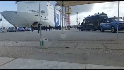 Desembarcan en Italia los 105 migrantes del Aita Mari con 16 casos de covid
