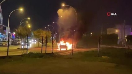 Seyir halindeki otomobil alev topuna döndü