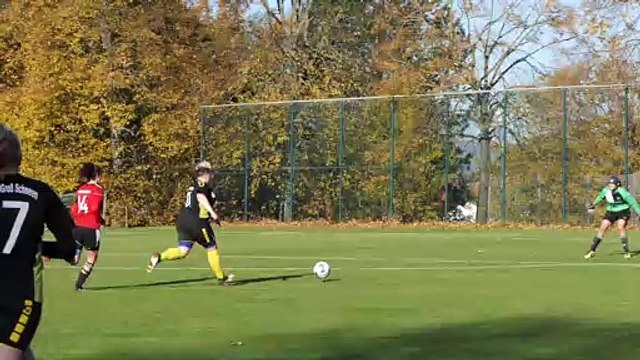 Das 1:0 für den TSV Groß Schneen gegen den TSV Nesselröden durch Julia Landahl